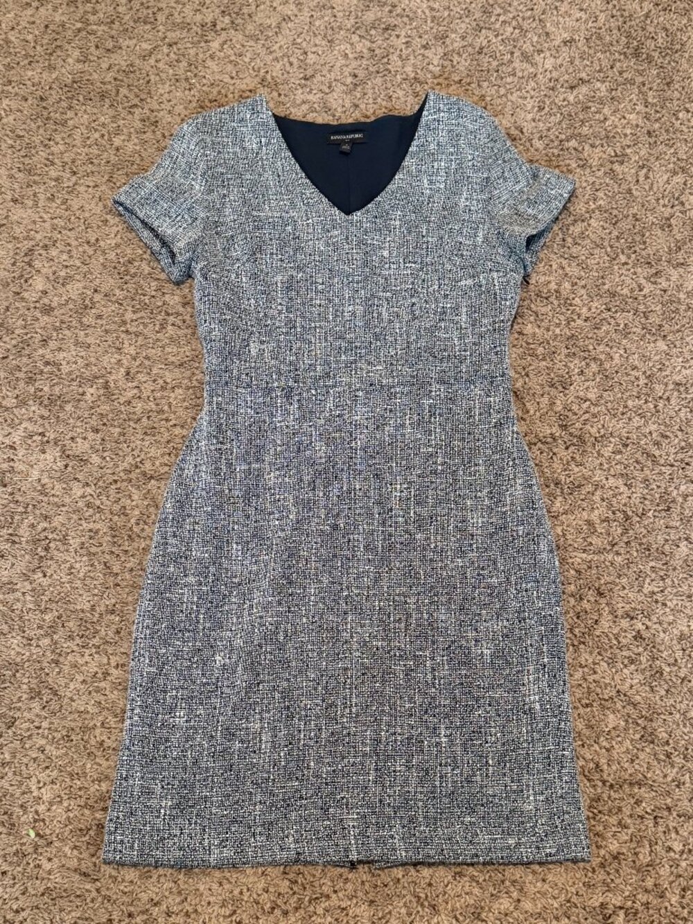Banana Republic Gray Textured Business Casual Dress - Size 4 - Picture 11 of 11